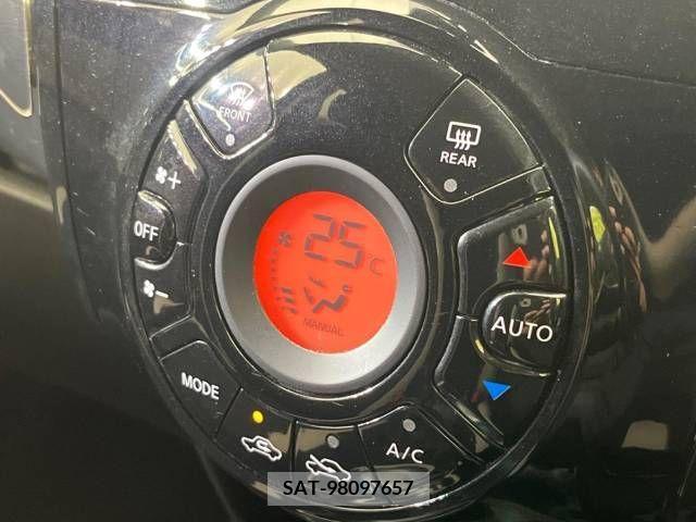 Nissan NOTE 2017-05 379861-5