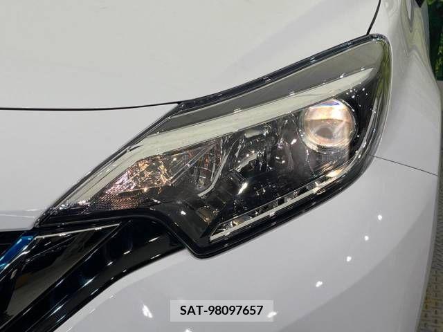 Nissan NOTE 2017-05 379861-12