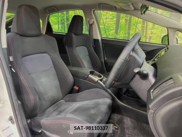 Toyota PRIUS 2015-11 366528-8