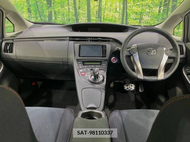 Toyota PRIUS 2015-11 366528-1