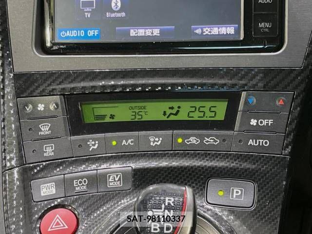 Toyota PRIUS 2015-11 366528-6