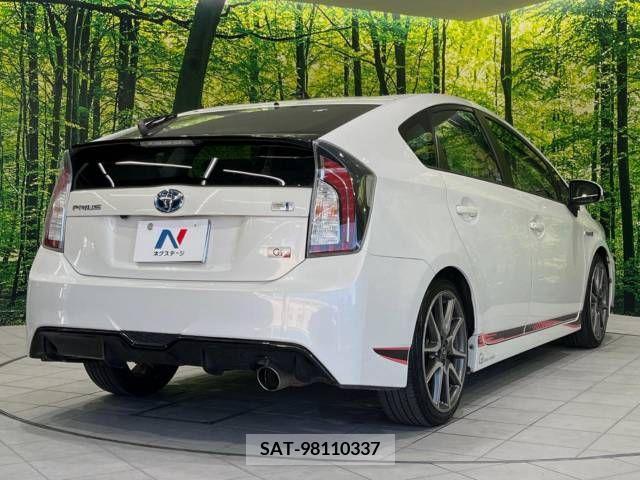Toyota PRIUS 2015-11 366528-17