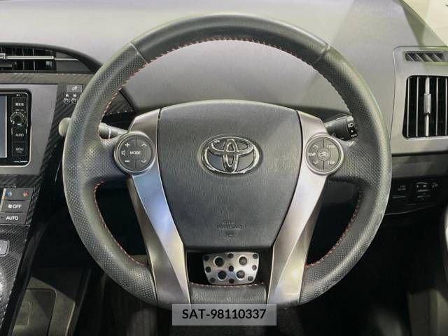 Toyota PRIUS 2015-11 366528-11