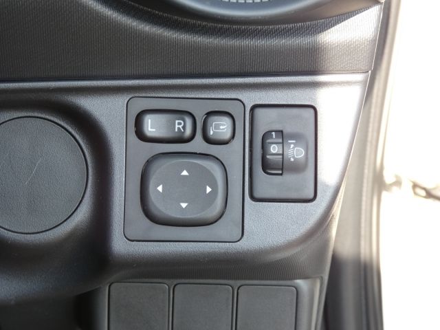 Toyota AQUA 2017-09 28339-11