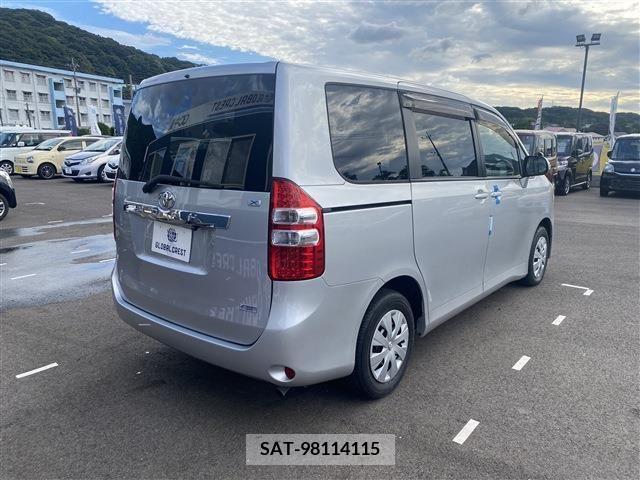 Toyota NOAH 2011-08 248994-2