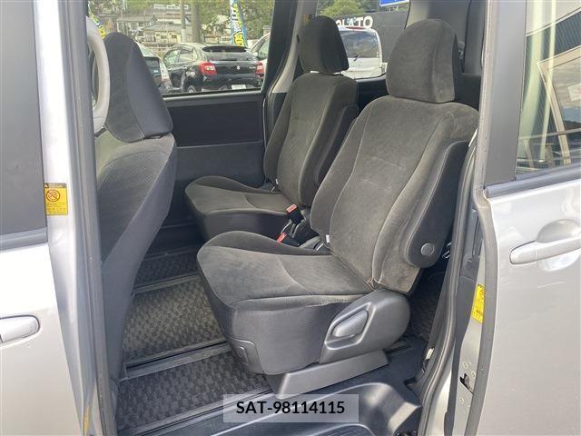 Toyota NOAH 2011-08 248994-4