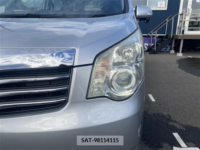 Toyota NOAH 2011-08 248994-8