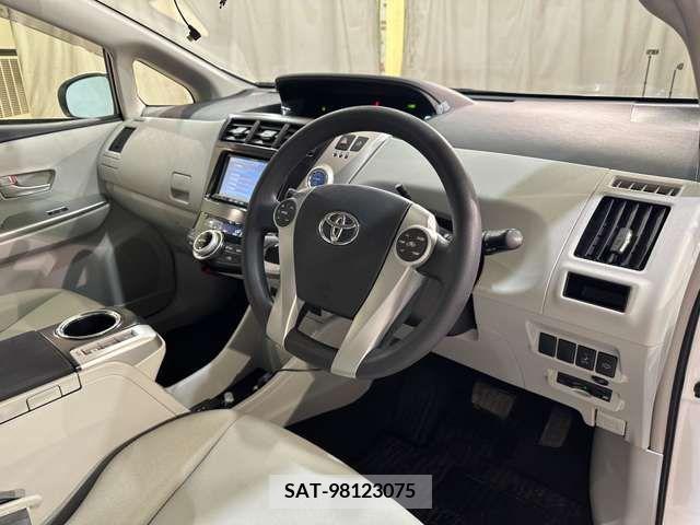 Toyota PRIUS ALPHA 2012-07 322212-12