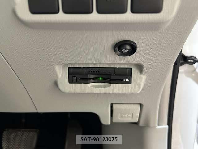 Toyota PRIUS ALPHA 2012-07 322212-16