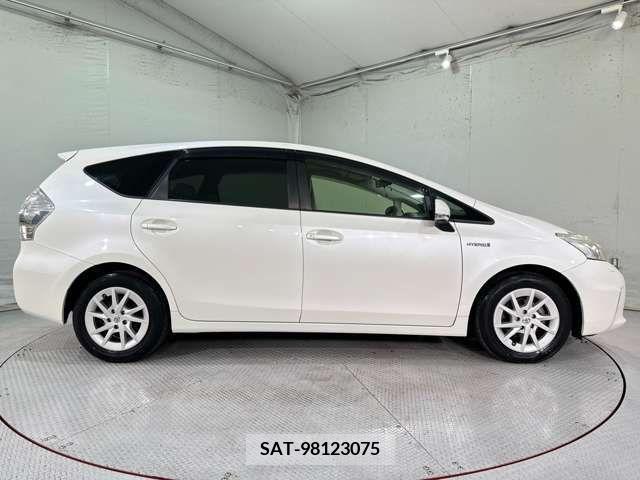 Toyota PRIUS ALPHA 2012-07 322212-7