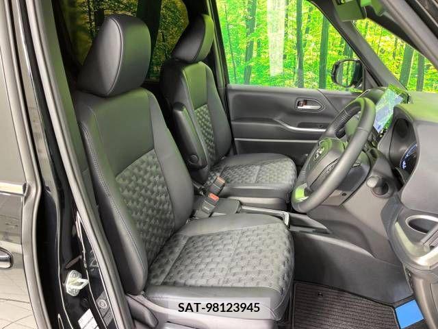 Toyota VOXY HYBRID 2022-04 381501-8