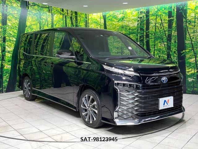 Toyota VOXY HYBRID 2022-04 381501-17