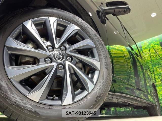 Toyota VOXY HYBRID 2022-04 381501-14