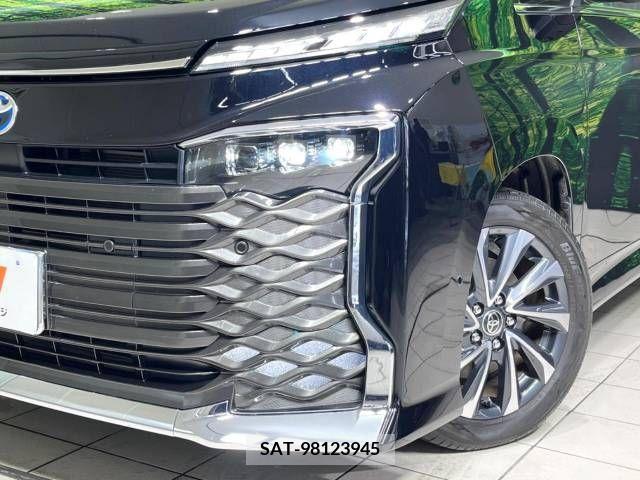 Toyota VOXY HYBRID 2022-04 381501-13
