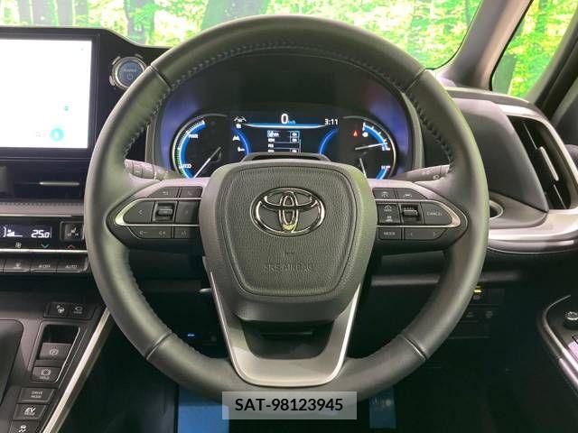 Toyota VOXY HYBRID 2022-04 381501-12