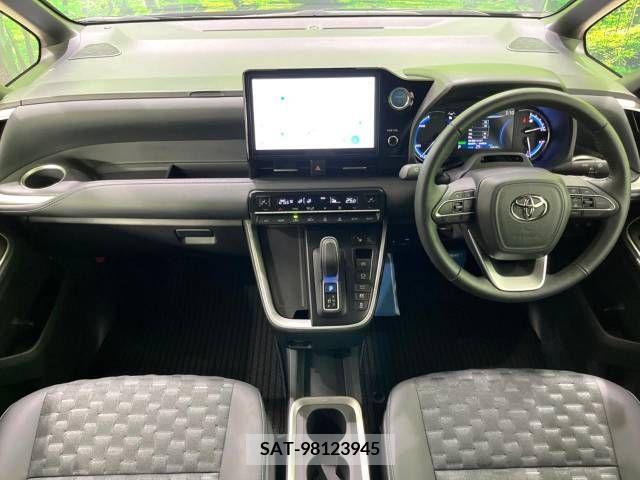 Toyota VOXY HYBRID 2022-04 381501-1