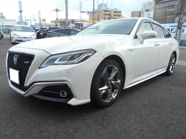 Toyota CROWN SEDAN 2019-04 8200-4