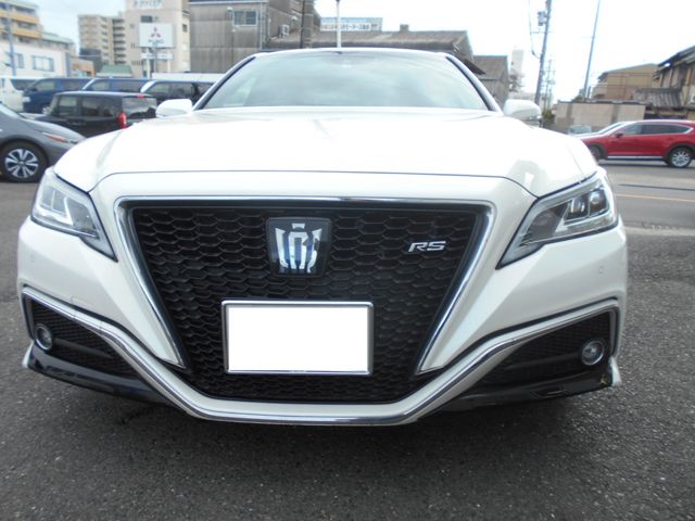 Toyota CROWN SEDAN 2019-04 8200-6