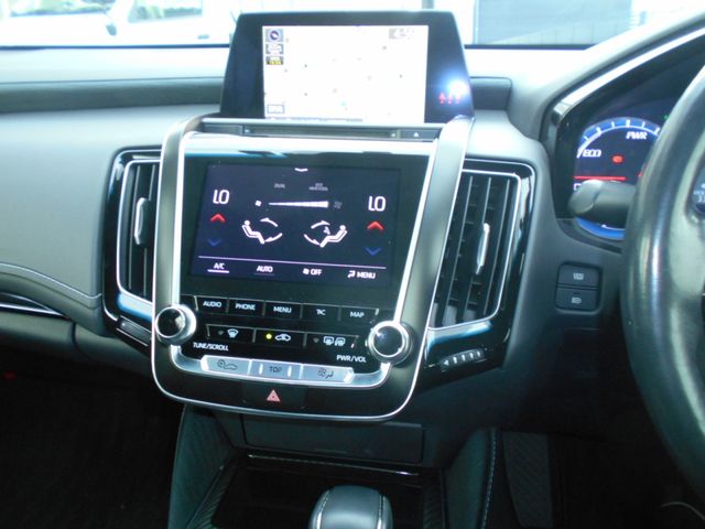 Toyota CROWN SEDAN 2019-04 8200-19