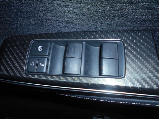 Toyota CROWN SEDAN 2019-04 8200-25