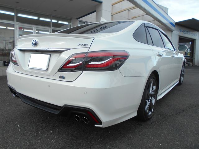 Toyota CROWN SEDAN 2019-04 8200-3