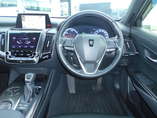 Toyota CROWN SEDAN 2019-04 8200-18
