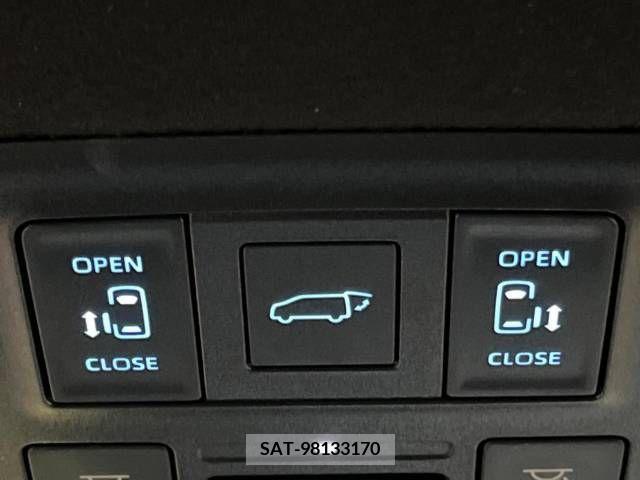Toyota VOXY 2022-11 378730-6