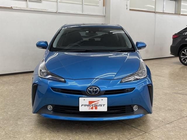 Toyota PRIUS 2019-04 12968-1