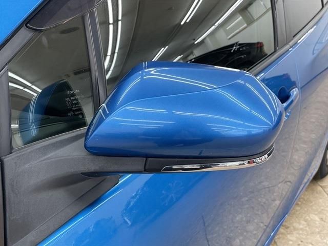 Toyota PRIUS 2019-04 12968-12
