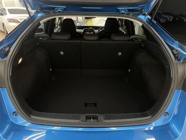 Toyota PRIUS 2019-04 12968-23