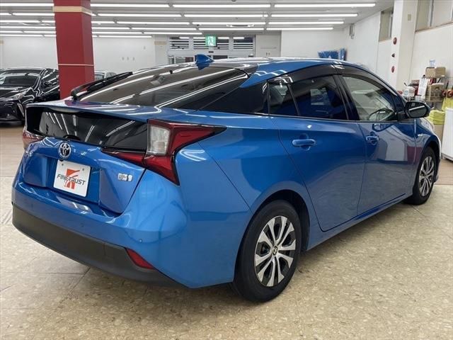 Toyota PRIUS 2019-04 12968-4