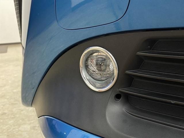Toyota PRIUS 2019-04 12968-11