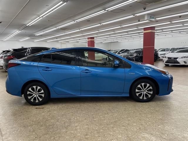 Toyota PRIUS 2019-04 12968-3