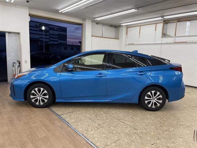 Toyota PRIUS 2019-04 12968-7
