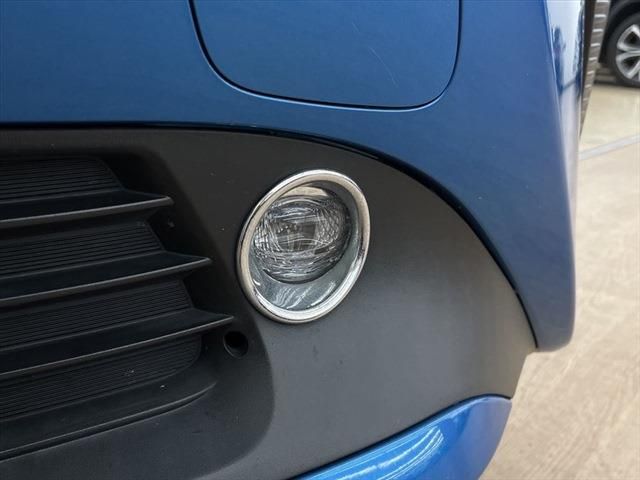 Toyota PRIUS 2019-04 12968-10