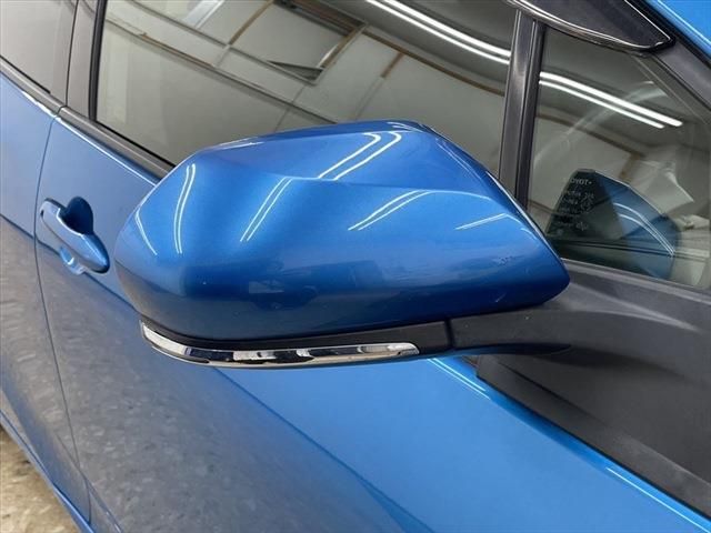 Toyota PRIUS 2019-04 12968-13