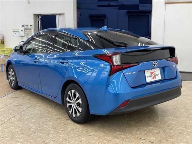 Toyota PRIUS 2019-04 12968-6