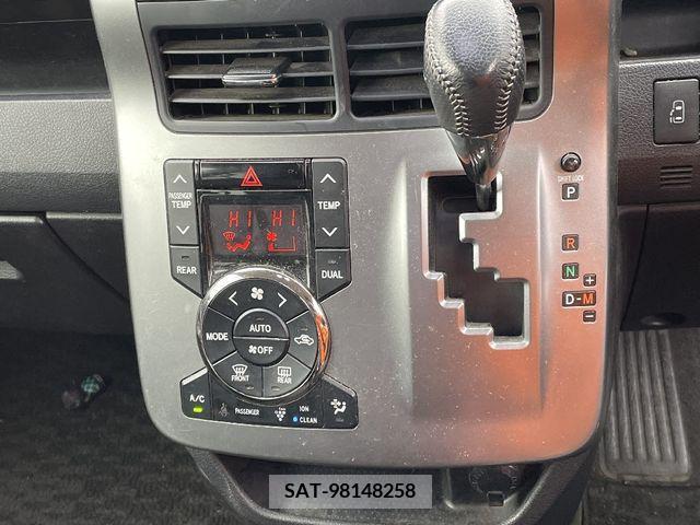 Toyota VOXY 2013-02 214289-15