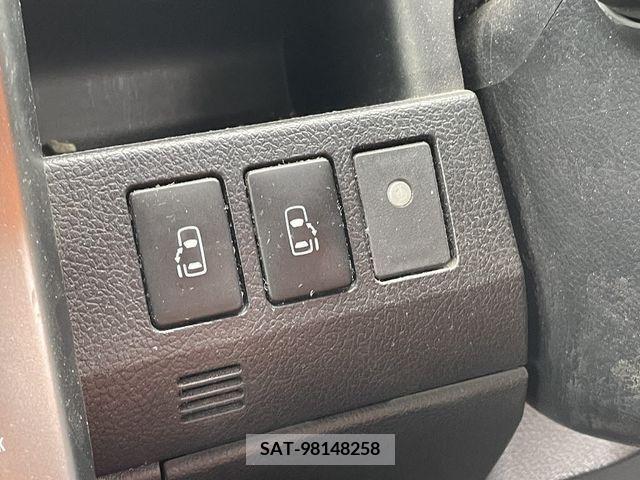 Toyota VOXY 2013-02 214289-16