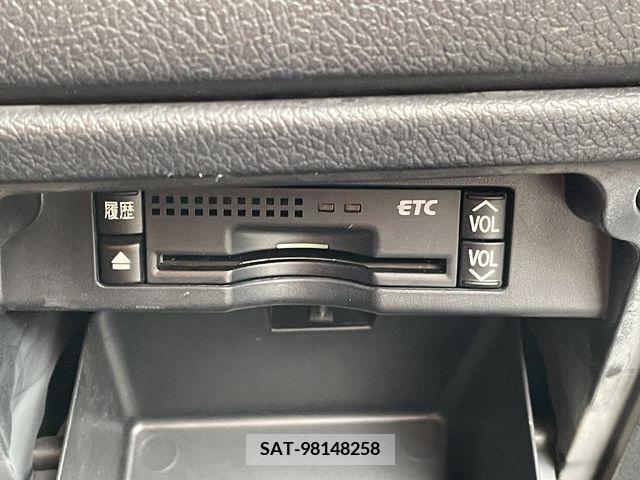 Toyota VOXY 2013-02 214289-17