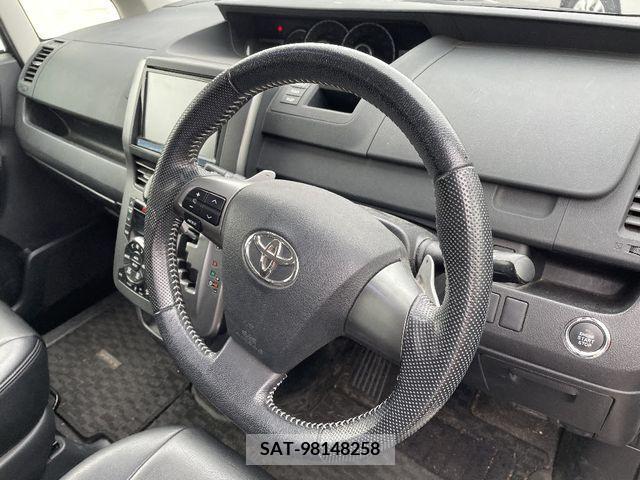 Toyota VOXY 2013-02 214289-8