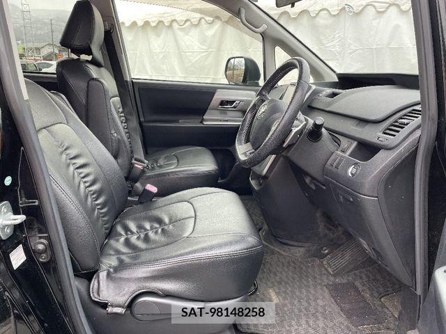 Toyota VOXY 2013-02 214289-3