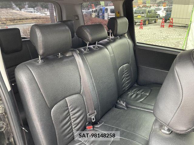 Toyota VOXY 2013-02 214289-5