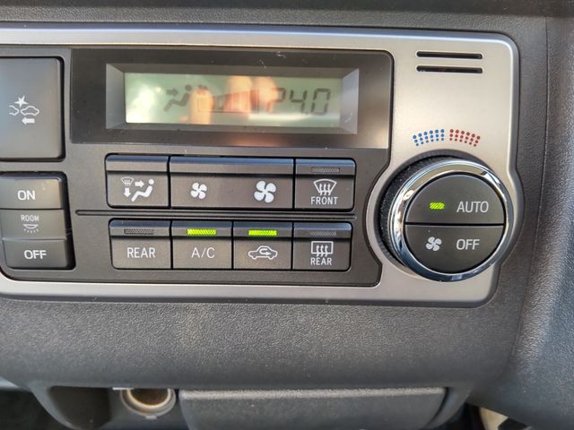 Toyota HIACE VAN 2022-02 7456-14