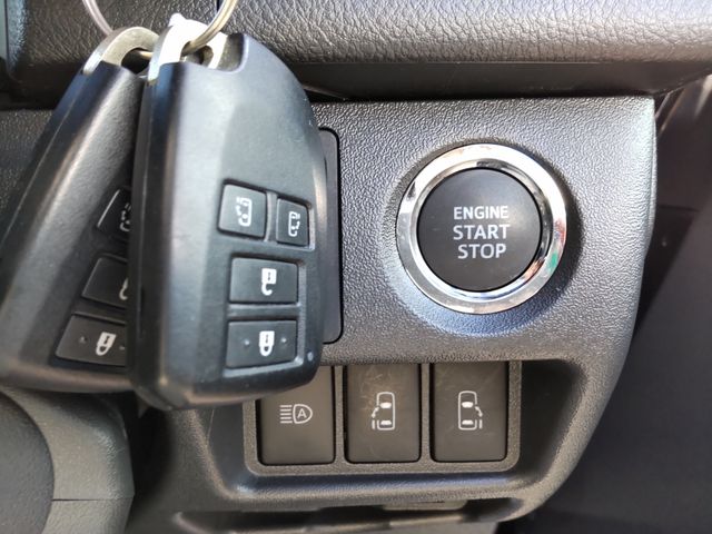 Toyota HIACE VAN 2022-02 7456-16