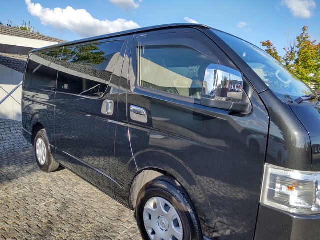 Toyota HIACE VAN 2022-02 7456-3