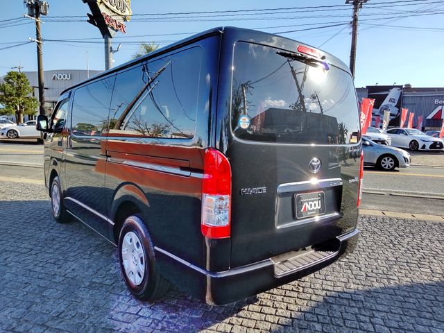Toyota HIACE VAN 2022-02 7456-5