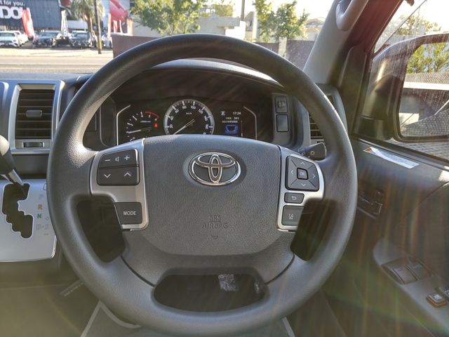Toyota HIACE VAN 2022-02 7456-11