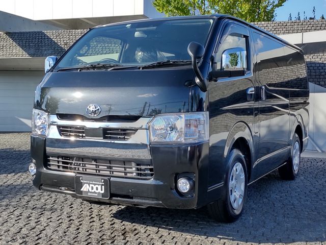 Toyota HIACE VAN 2022-02 7456-0