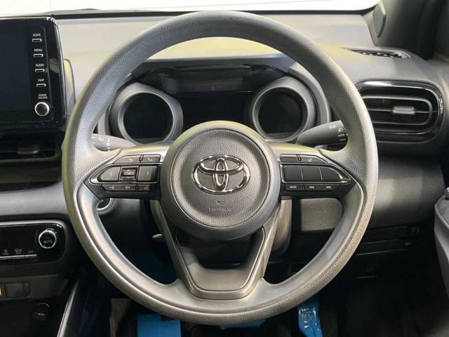 Toyota YARIS 2022-04 28909-11